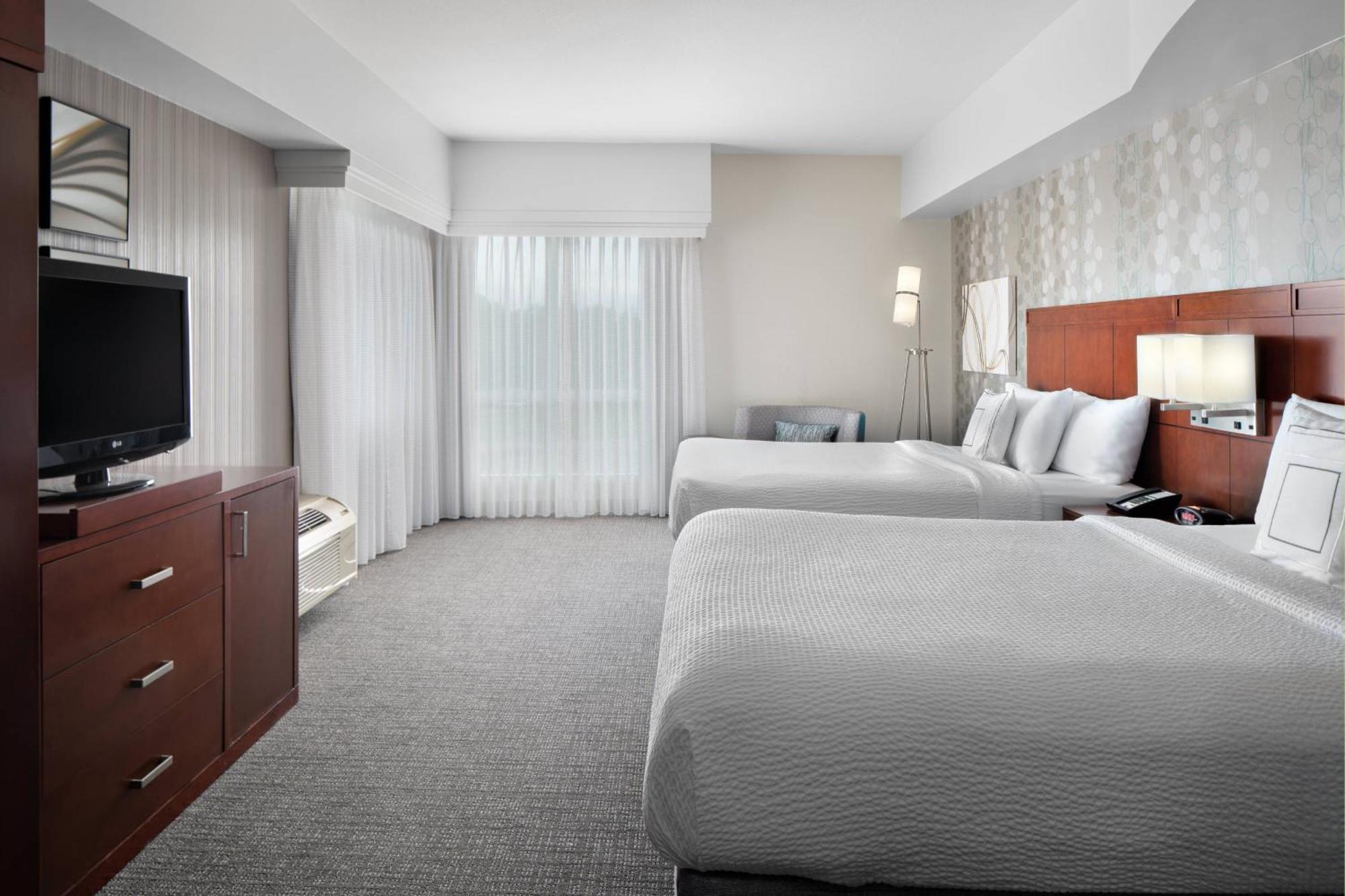 Courtyard By Marriott Raleigh North/Triangle Town Center Hotel Exterior photo